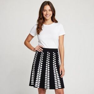 Saks Fifth Avenue Knit Black and White A-Line High Waisted Skirt Medium
